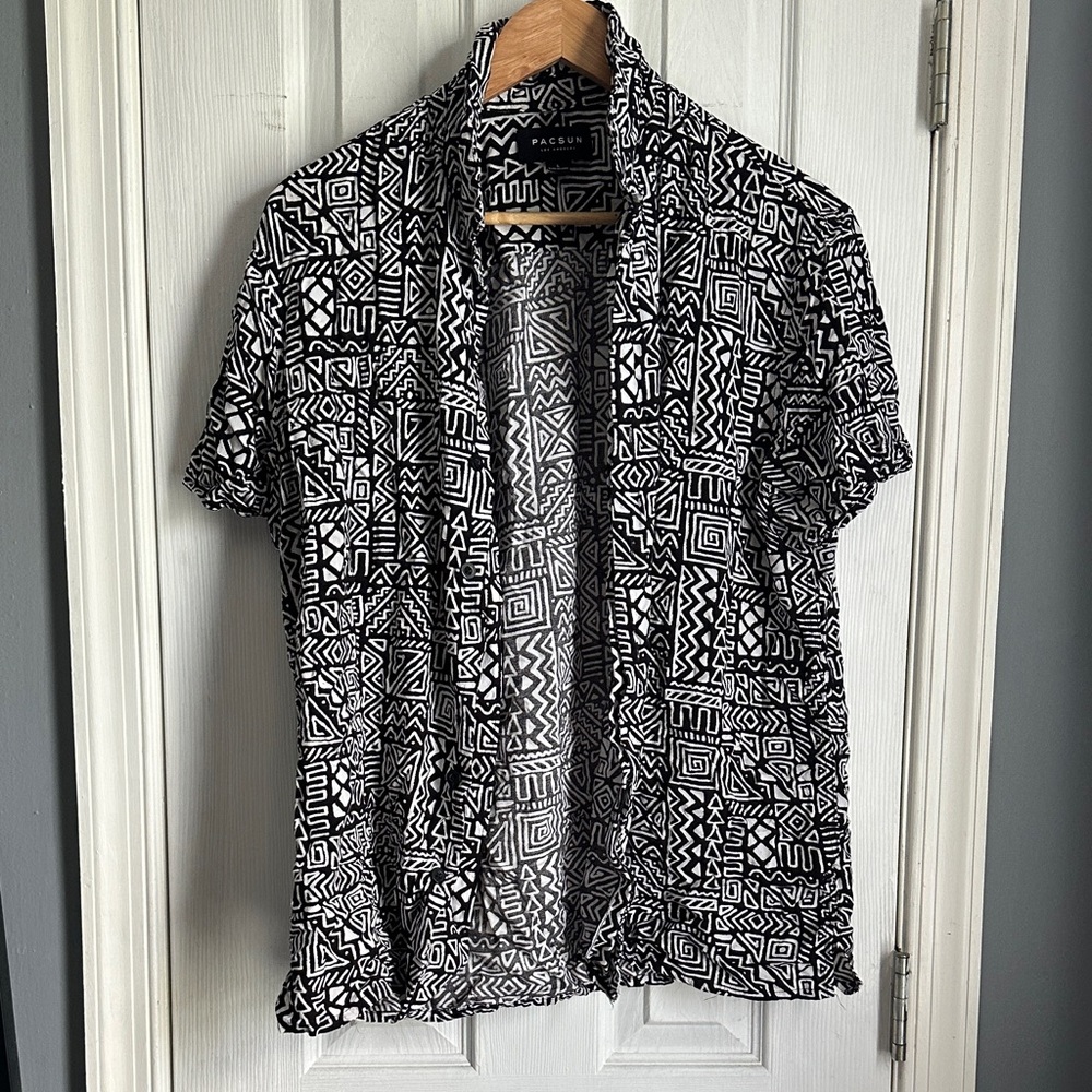 PacSun Black and White Geometric Men's Shirt